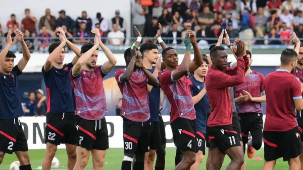 (Video) USM Alger reach CAF Confederation Cup Final after dramatic night in Morocco