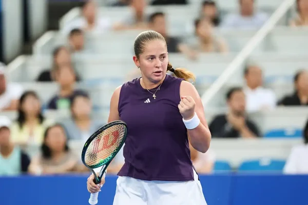 Jelena Ostapenko – Magda Linette: Where to watch? TV broadcast and online stream (27/05/2026)