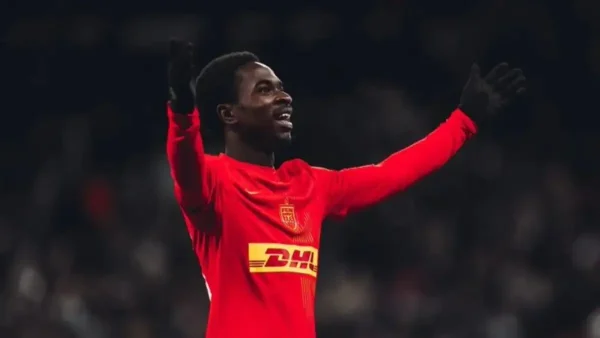 PSG and Manchester United battle for Prince Amoako Junior